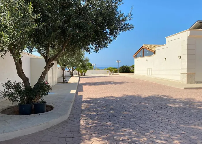 Giotera Village 3*